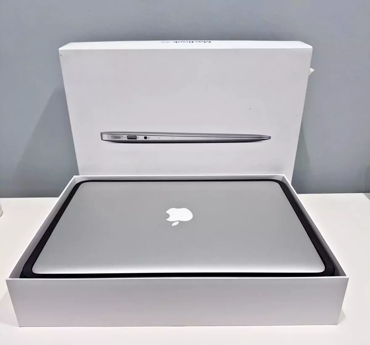 Apple Macbook Air A1466 4GB