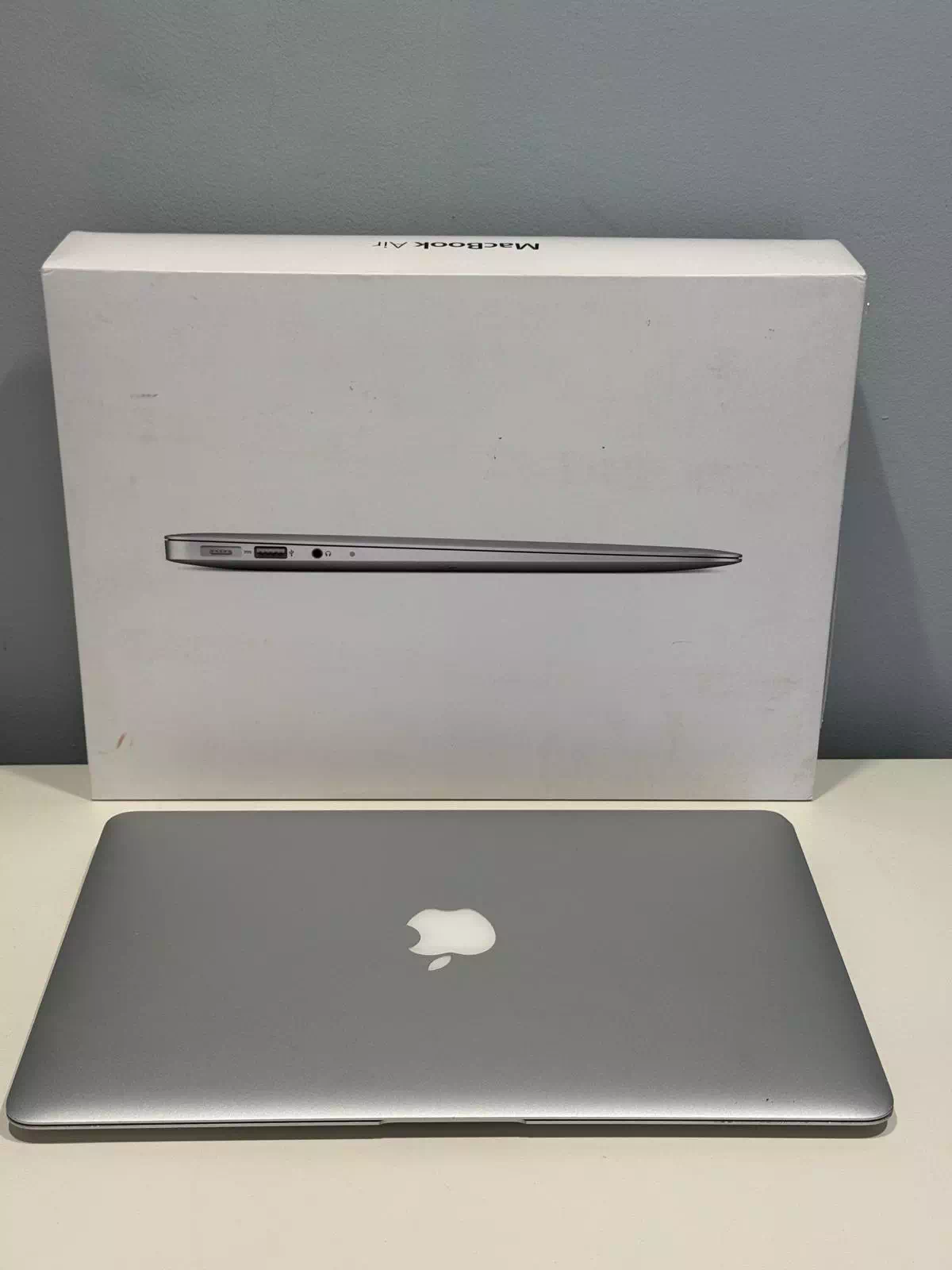 Apple Macbook Air A1466 8GB