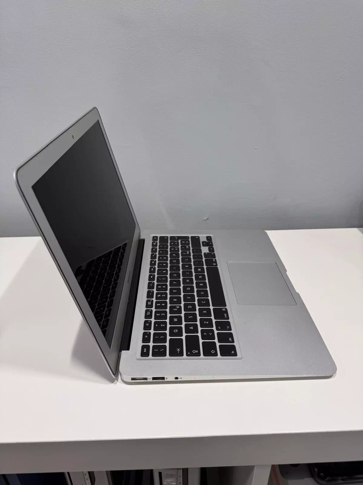 Apple Macbook Air A1466 4GB