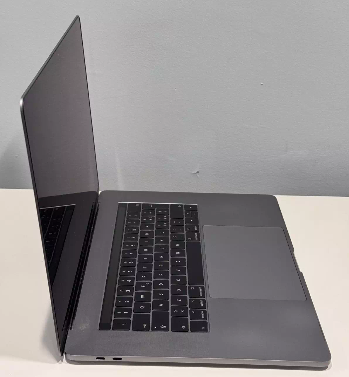 Apple Macbook Pro A1707 2016
