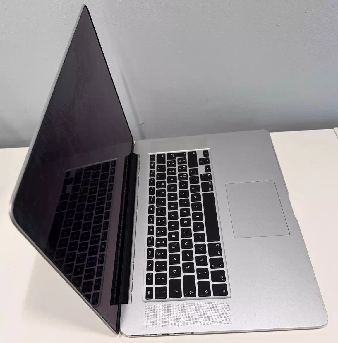 Apple Macbook Pro Retina A1398 fine 2013